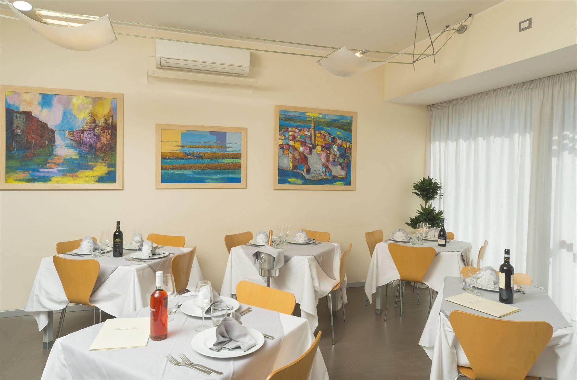 Hotel Rosanna 3 Stelle Superior 리도 디 예솔로 외부 사진